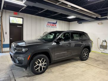 New 2025 Jeep Grand Cherokee Limited 4x4