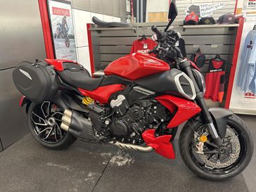 2025 Ducati DIAVEL V4 