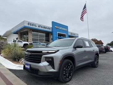 Used 2024 Chevrolet Traverse LT
