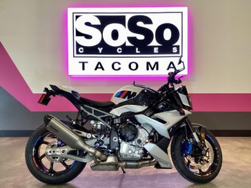 2026 BMW M 1000 R