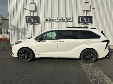 2021 Toyota Sienna Hybrid XSE