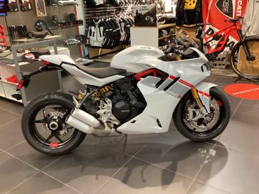 2024 Ducati SuperSport S 
