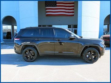Used 2023 Jeep Grand Cherokee Limited