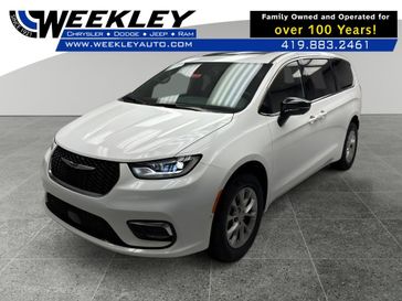 New 2026 Chrysler Pacifica Limited