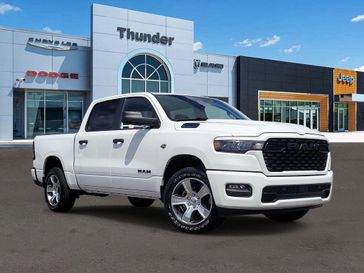 New 2026 RAM 1500 Express Crew Cab 4x2 5'7' Box