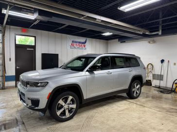 New 2025 Jeep Grand Cherokee L Limited 4x4