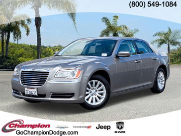 2014 Chrysler 300 4dr Sdn RWD