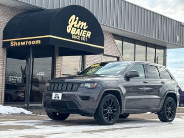 Used 2017 Jeep Grand Cherokee Altitude