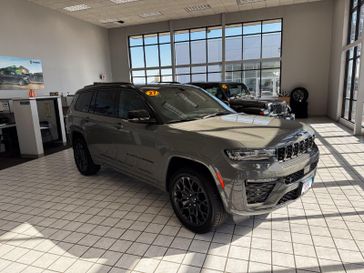 New 2027 Jeep Grand Cherokee L Summit 4x4