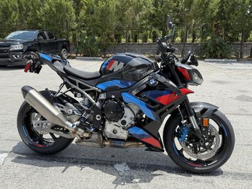 2025 BMW M 1000 R