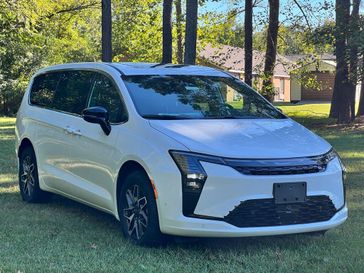 New 2027 Chrysler Pacifica Limited Awd