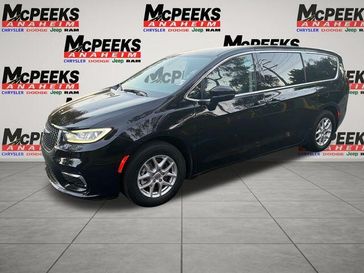 Used 2024 Chrysler Pacifica Touring L