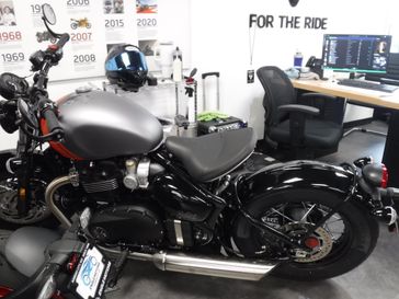 2025 Triumph Bonneville Bobber