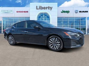 Used 2023 Nissan Altima 2.5 SV