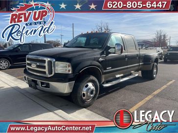 2006 Ford F-350 King Ranch in a Black Clear Coat exterior color and Blackinterior. Legacy Auto Center 620-315-9264 legacyautocenter.net 