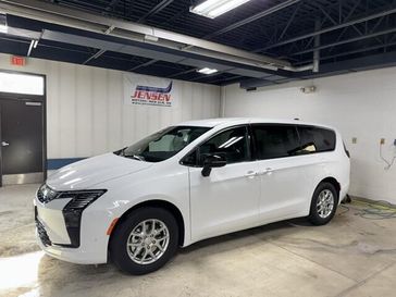 New 2027 Chrysler Pacifica Select