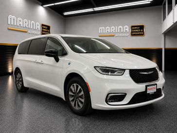 Used 2024 Chrysler Pacifica Hybrid Select