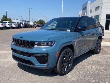 New 2026 Jeep Grand Cherokee Summit 4x4