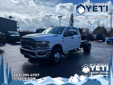 New 2026 RAM 3500 Tradesman Crew Cab Chassis 4x4 60' Ca