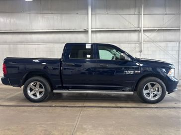 2016 RAM 1500 Express 4WD Crew Cab 140.5