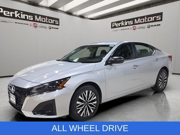 Used 2024 Nissan Altima 2.5 SV