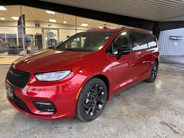 New 2026 Chrysler Pacifica Limited
