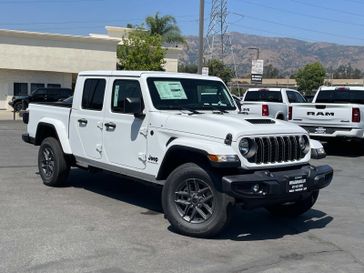 New 2025 Jeep Gladiator Sport S 4x4