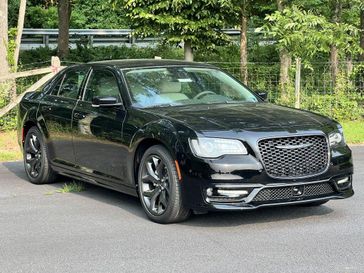 2023 Chrysler 300 Touring