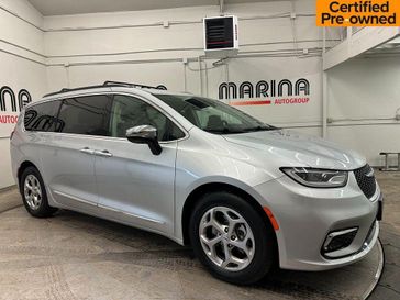 Used 2023 Chrysler Pacifica Limited