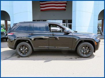 New 2026 Jeep Grand Cherokee Laredo Altitude