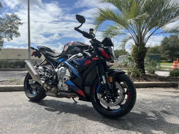 2024 BMW M 1000 R