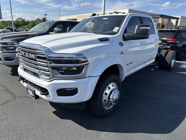 2025 RAM 4500 Big Horn Chassis Crew Cab 4x4 60' Ca Bright White Clear Coat