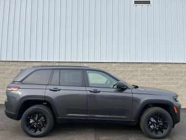 2025 Jeep Grand Cherokee Altitude X 4x4