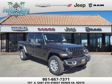 2023 Jeep Gladiator Sport S 4x4 in a Granite Crystal Metallic Clear Coat exterior color and Blackinterior. Perris Valley Chrysler Dodge Jeep Ram 951-355-1970 perrisvalleydodgejeepchrysler.com 