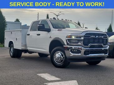 New 2026 RAM 3500 Tradesman Crew Cab Chassis 4x4 60' Ca