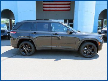 Used 2023 Jeep Grand Cherokee Limited