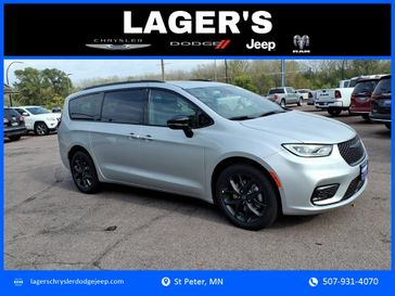 New 2026 Chrysler Pacifica Select Awd