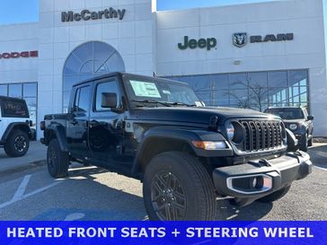 2024 Jeep Gladiator Sport S 4x4 in a Black Clear Coat exterior color and Blackinterior. McCarthy Jeep Ram 816-434-0674 mccarthyjeepram.com 