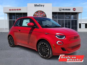 2024 Fiat 500e Inspi(red)