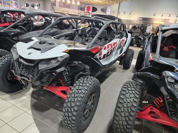 2025 Can-Am MAVERICK R MAX 999T DCT CATALYST GREY AND LEGION RED