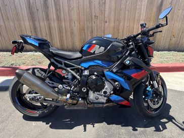 2026 BMW M 1000 R