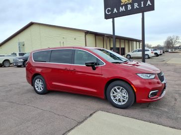 New 2026 Chrysler Pacifica Select