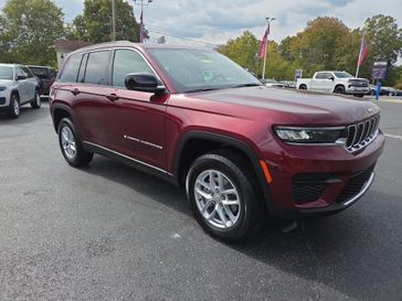 New 2025 Jeep Grand Cherokee Laredo X 4x4