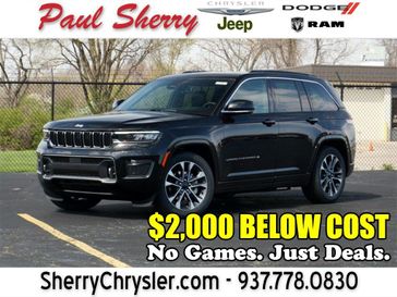 New 2025 Jeep Grand Cherokee Overland 4x4 Diamond Black Crystal Pearl Coat
