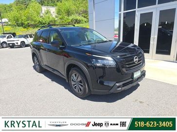 Used 2025 Nissan Pathfinder SV