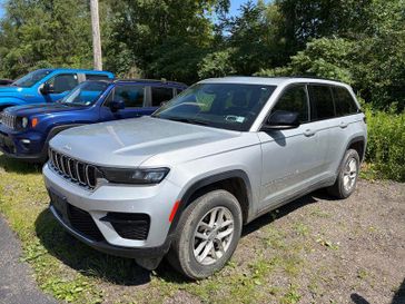 Used 2024 Jeep Grand Cherokee Laredo X