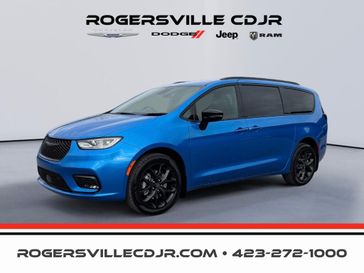 New 2026 Chrysler Pacifica Select Awd