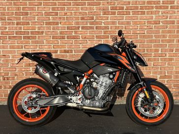 2022 KTM 890 DUKE R 