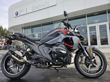 New 2026 BMW R1300R 