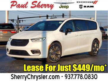 New 2026 Chrysler Pacifica Select